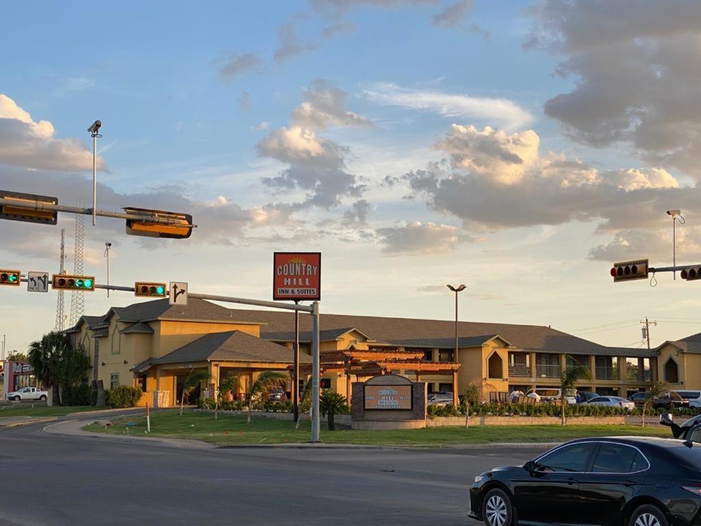 Country Hill Inn & Suite Eagle Pass Exterior photo